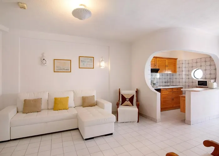 Superior One-Bedroom Apartment