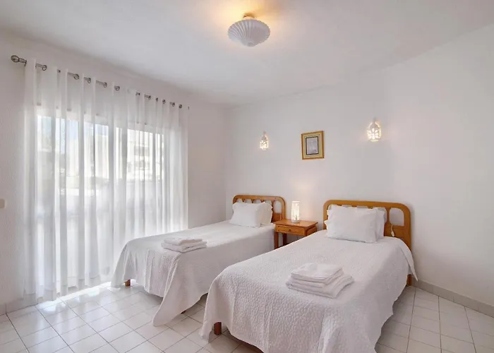 Superior One-Bedroom Apartment
